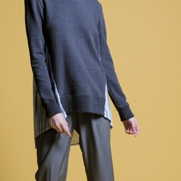 𝅺preloved TORONTO Hilton Sweatshirt NWT - Picture 8 of 14